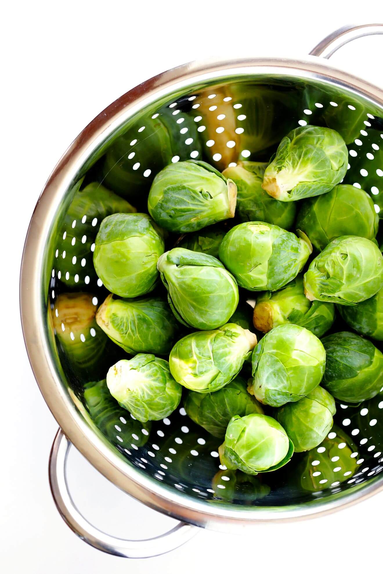 Learn how to cut Brussels sprouts 3 ways with this quick video tutorial! | gimmesomeoven.com