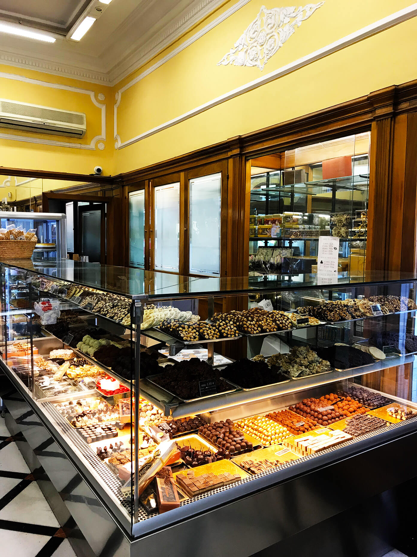 La Colmena-经典甜品店|给我一些巴塞罗那旅行指南