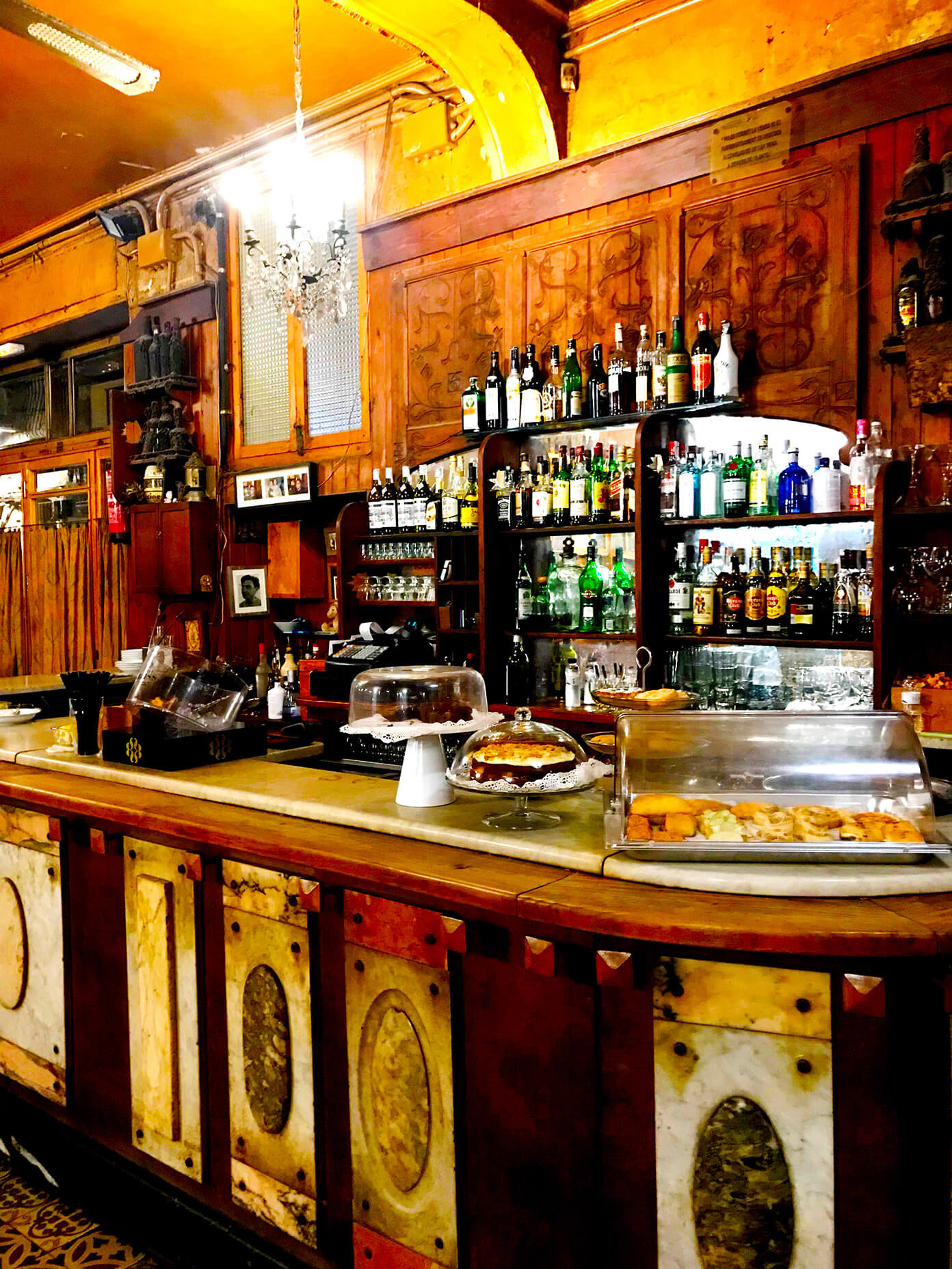 酒吧Marsella  - 海明威酒吧以苦艾酒为名Gimme一些巴塞罗那旅游指南