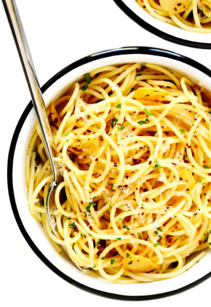 意大利面条aglio e olio食谱（橄榄油和大蒜酱）